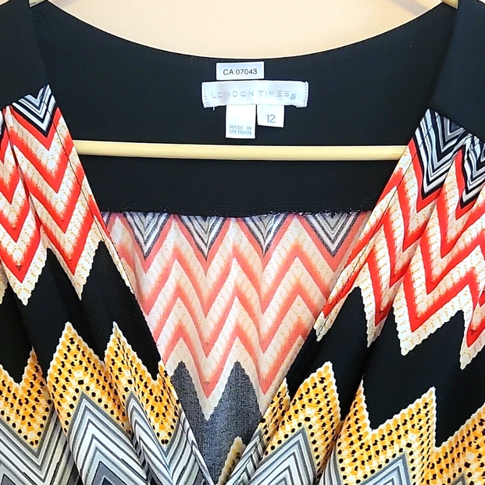 London Times Sleeveless Dress with a Chevron Pattern - Picture 5 of 9
